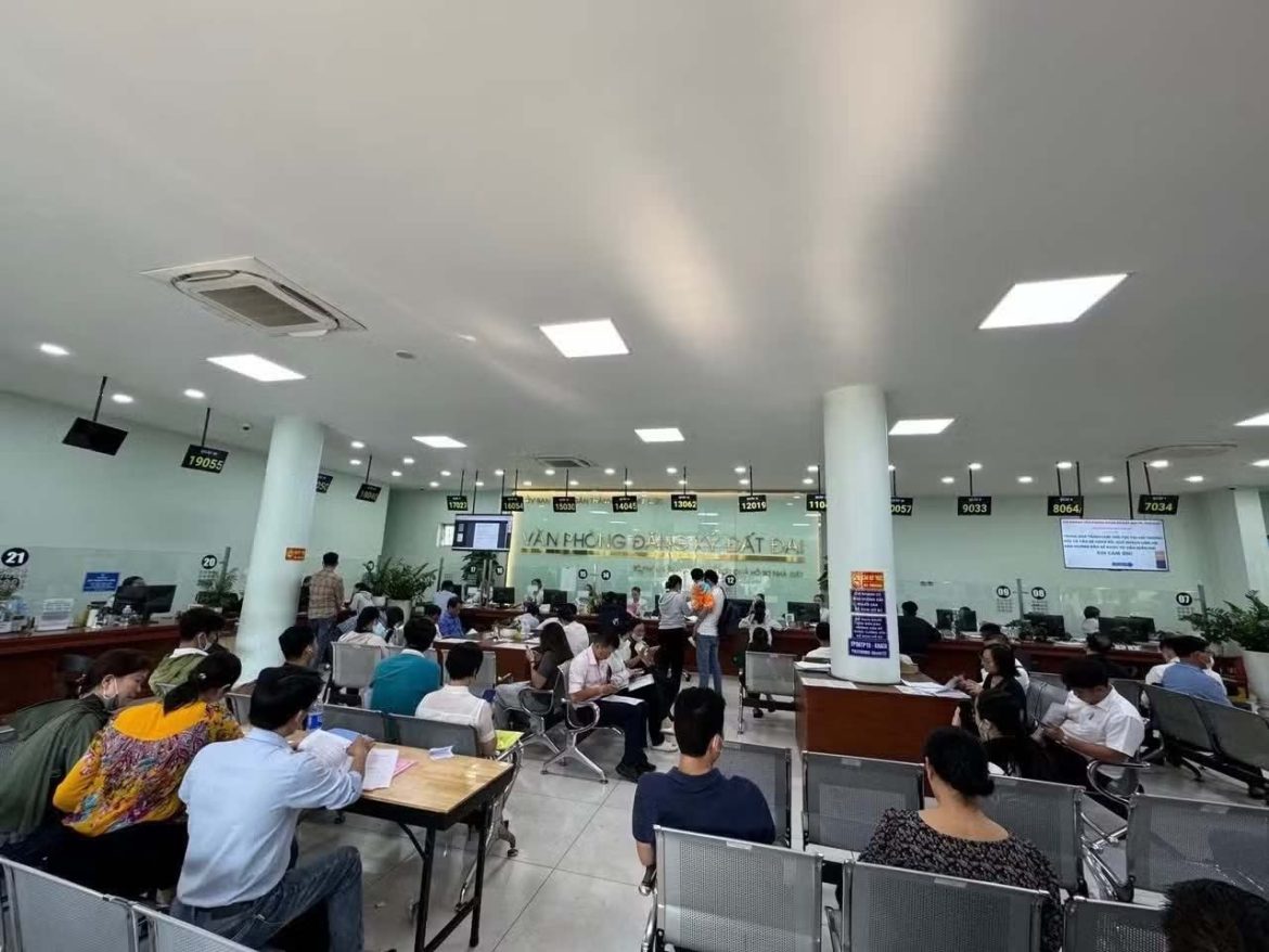 TPHCM rà soát toàn bộ dự án nhà ở để cấp hơn 60.000 sổ hồng